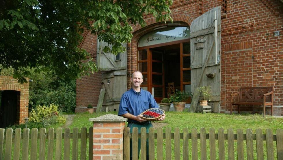 Heinz Thümmrich welcomes you with pleasure on his farm, © Archiv, Biosphärenreservatsamt Schaalsee-Elbe