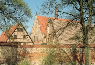 ramparts near the monastery of the Holy Cross, © Irma Schmidt