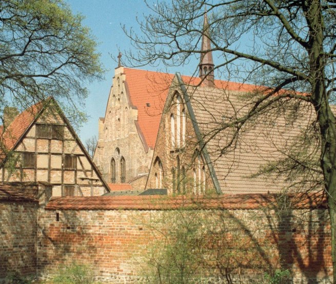 ramparts near the monastery of the Holy Cross, © Irma Schmidt