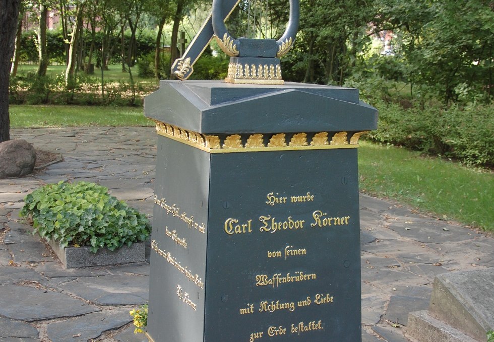 In the small park there is also this memorial stone., © Gabriele Skorupski