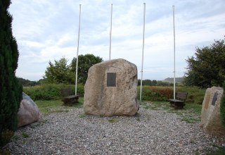 Several memorial stones were erected in honor of the fallen., © Gabriele Skorupski