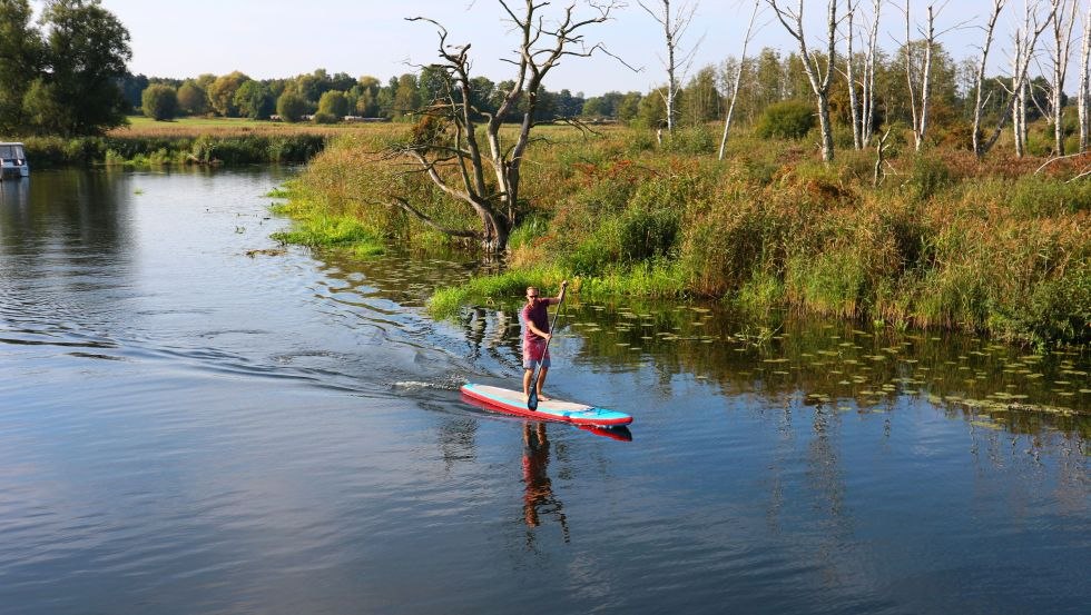 With the SUP - Stand Up Paddle Board on the Peene near Demmin on the way in Mecklenburg-Vorpommern.
Mecklenburg Lake District, © TMV/Sebastian Hugo Witzel