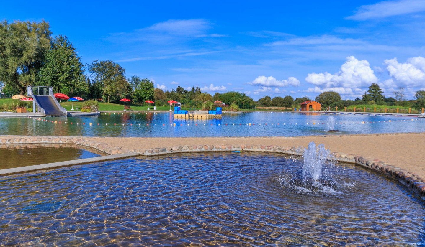 Children's pool with bubble stone, © TFZ Tessin