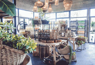 Not only the attractive salesroom, but also the adjacent Bistro & Café invite you to browse and linger., © Inselmühle Usedom GmbH