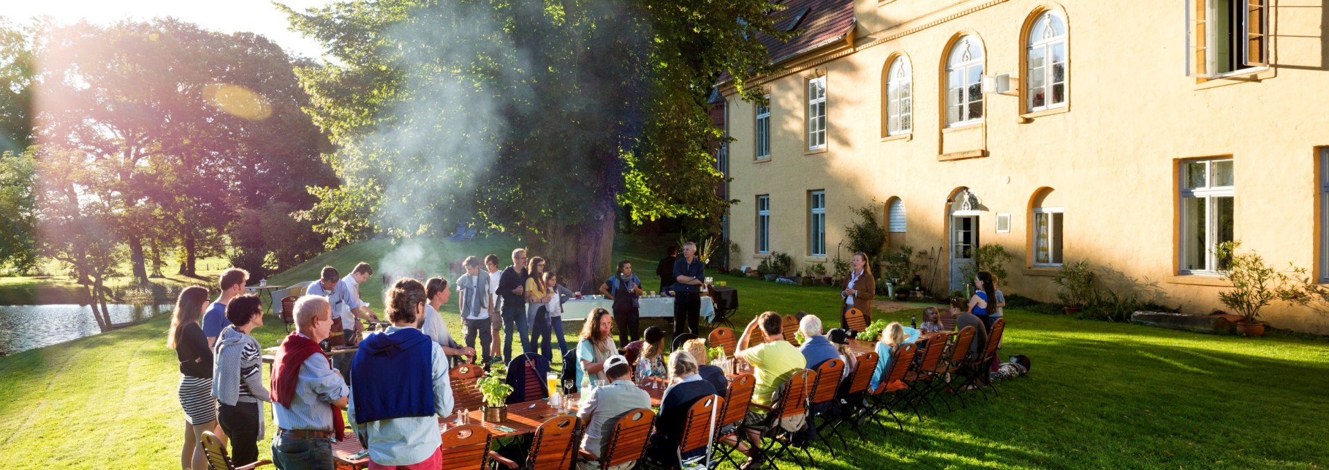 Dinner with friends, © Thomas Roetting / Sylvia Pollex