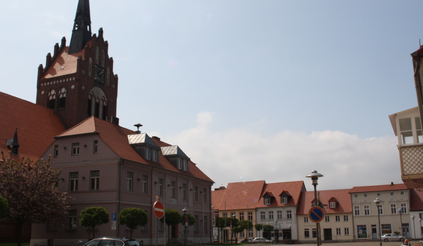 The town hall was built in 1815 and is located right next to the church, © Stadtinformation Usedom