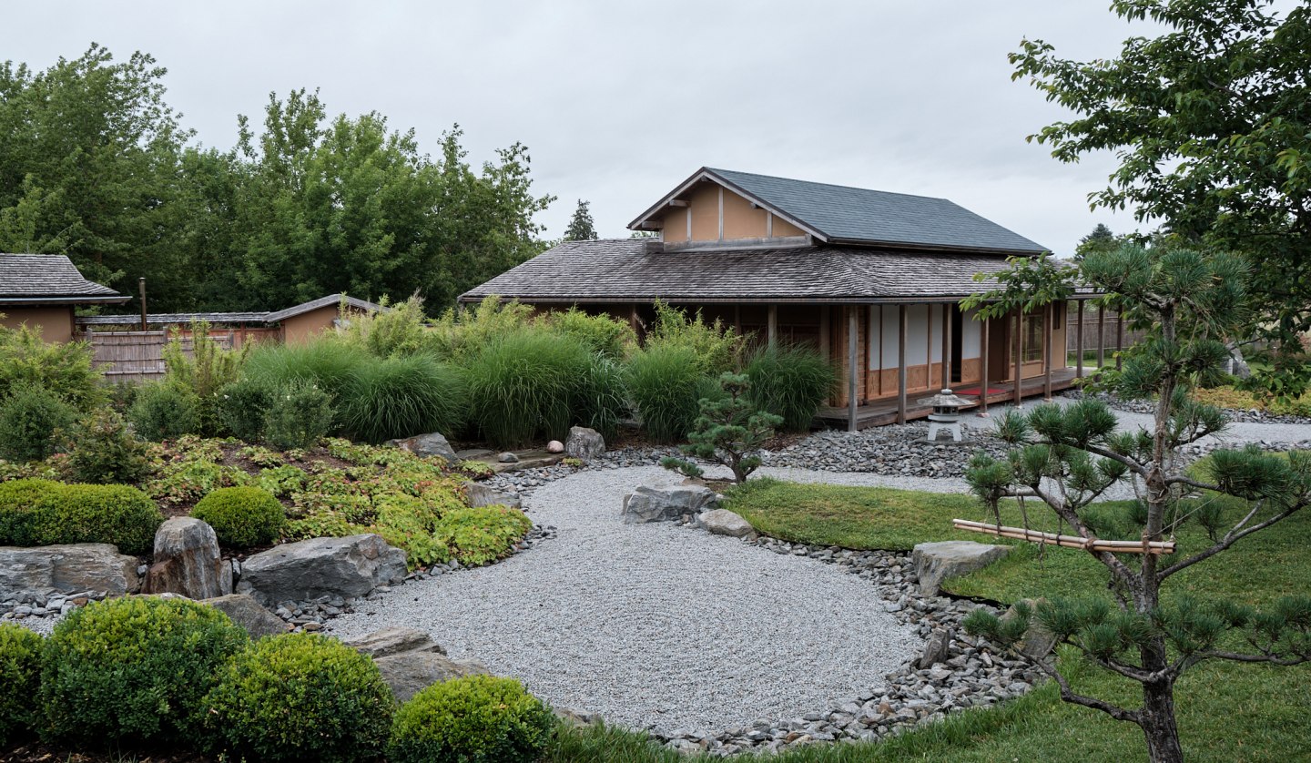 The living and tea house in the Japanese garden, © W. Keiss