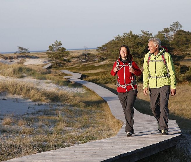 Worthwhile wooden path: on the Darß many paths lead directly to the sea, © TVFDZ/outdoor-visions.com