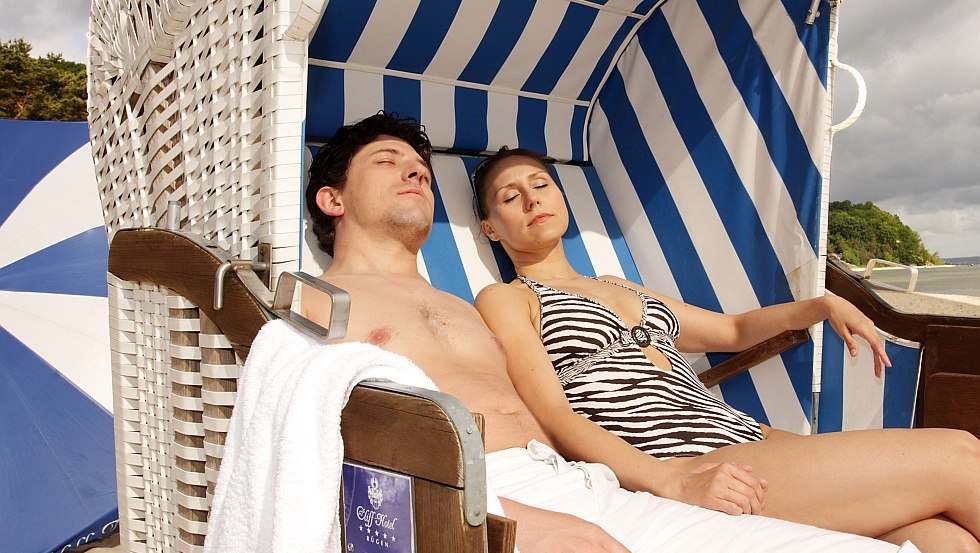 Couple on the beach Baltic resort Sellin, Cliff Hotel Rügen, © Cliff Hotel Rügen