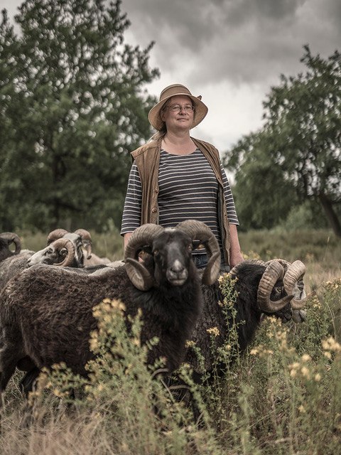 We have to accept the natural limits. The ideology of growth has had its day. Something new is needed so that this world can continue to exist.
Andrea Funcke, 55, small farmer, self-sufficient and landscape conservationist,
Walmsburg, Lower Saxony., © Gerhard Westrich