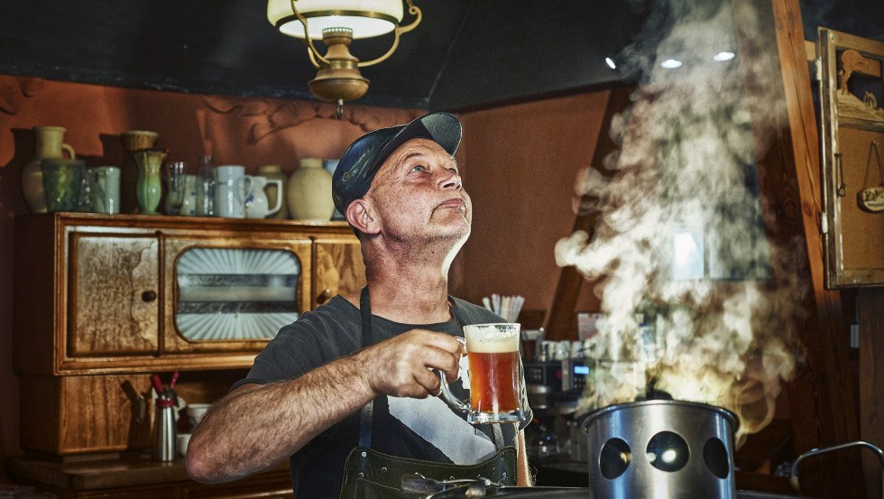 The master brewer enjoying his work., © TMV/pocha.de