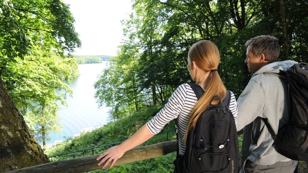 Break directly at the lake - in the Feldberger Seenlandschaft well developed paths invite you to hike, © TMV/Foto@Andreas-Duerst.de