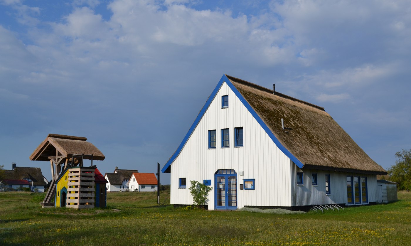 The "Uns Tauflucht" parish hall in Neuendorf, © Hiddenseer Hafen- und Kurbetrieb