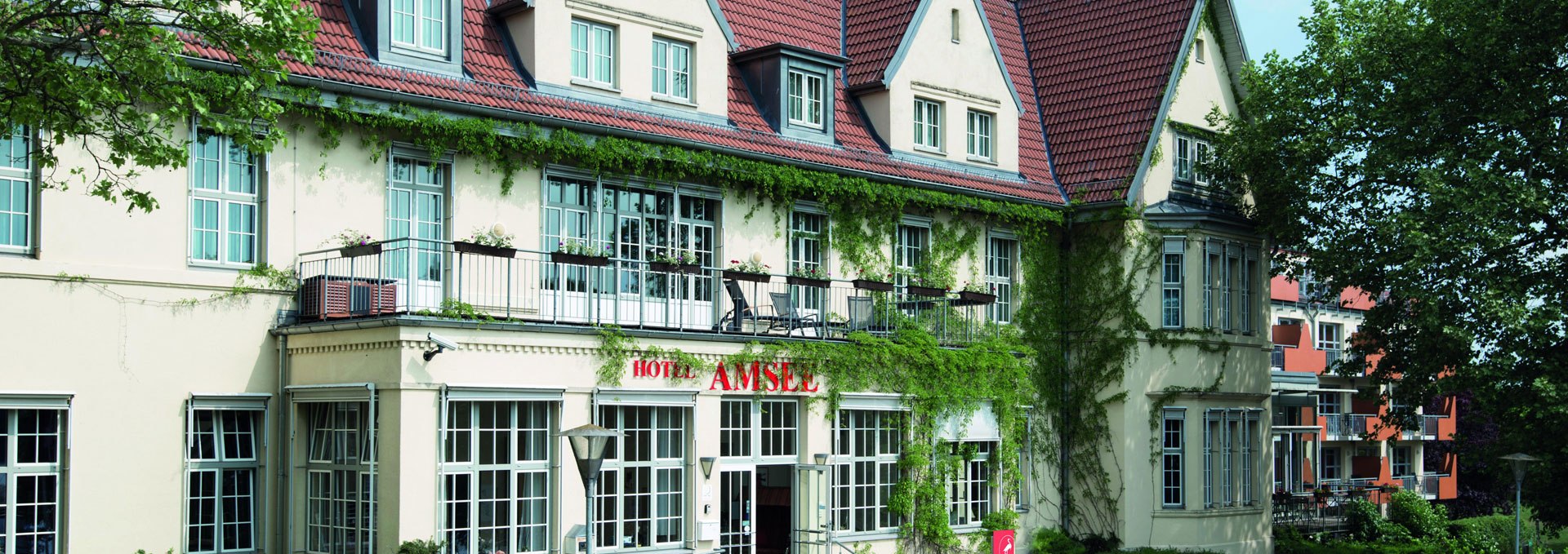 Exterior view of the main building Amsee, © Hotel Amsee GmbH