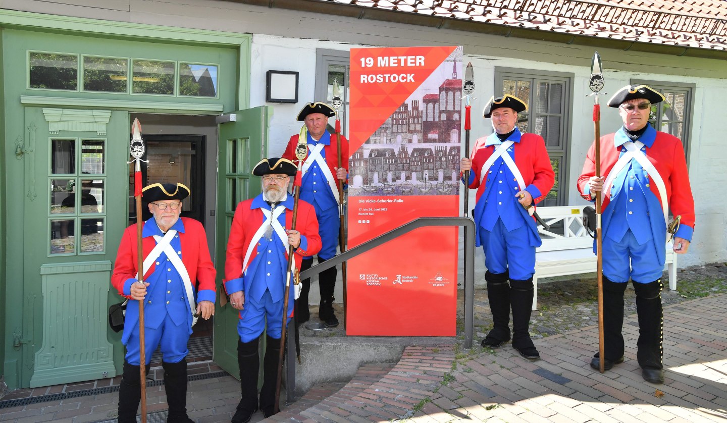 Our city soldiers at the opening of the Vicke Schorler scroll exhibition, © SG Concordia