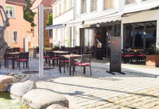 In the heart of Grimmen's old town, Markt 7 is the culinary go-to place for locals and vacationers., © J.Schnepel/Stadtbäckerei Kühl