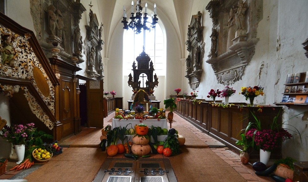 Church Vilmnitz - interior - Thanksgiving 2014, © Tourismuszentrale Rügen