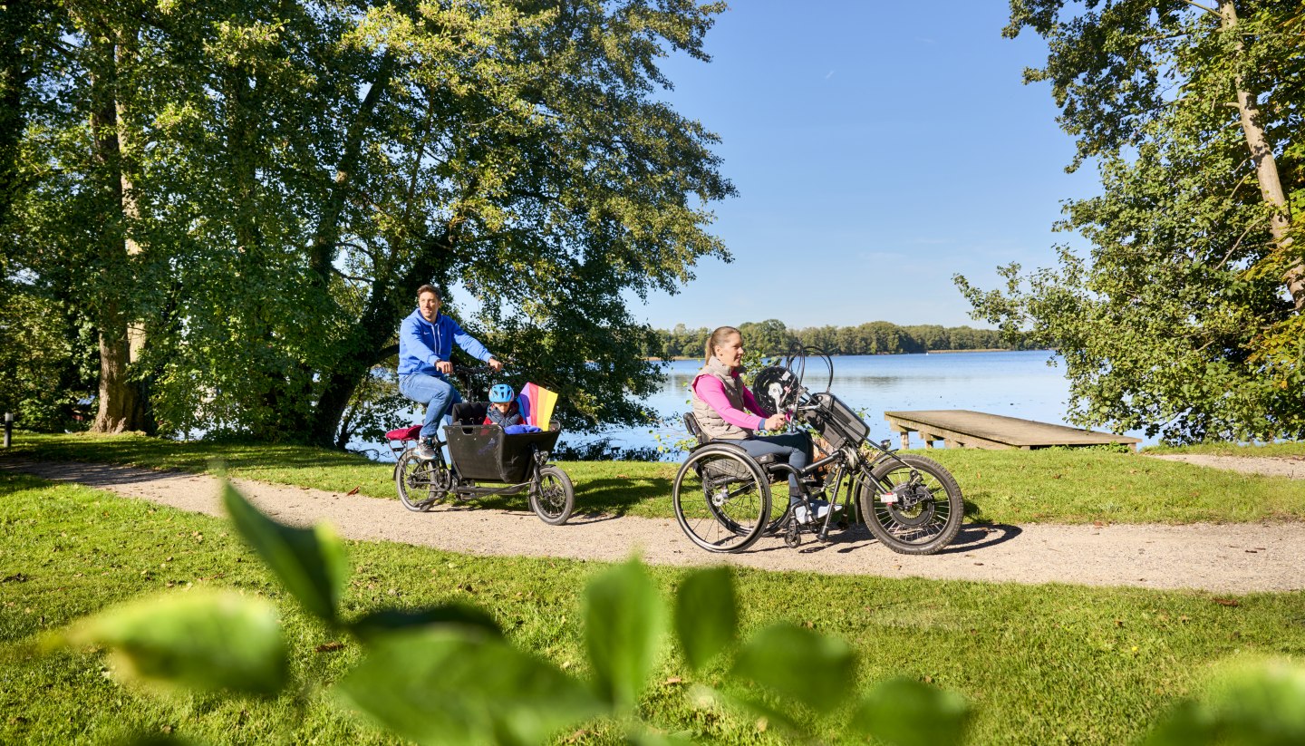 With the handbike on a discovery tour in Mecklenburg-Vorpommern, © DZT/Wegener