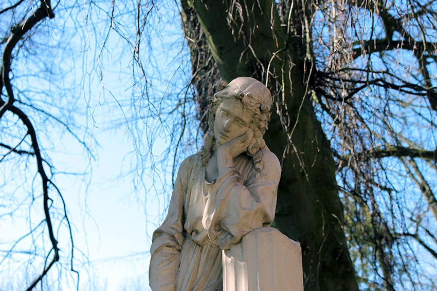 Gravestone of Frieda Glantz at the churchyard in Kirch Poppentin, © Kur- und Tourismus GmbH Goehren-Lebbin