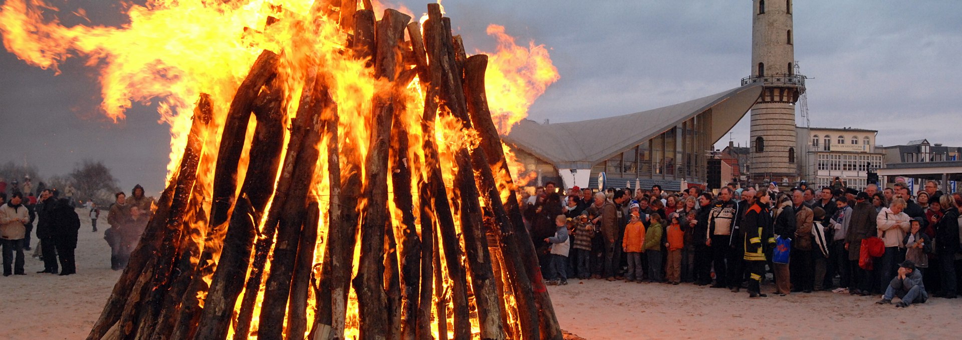 Easter fire on the beach, © Joachim Kloock