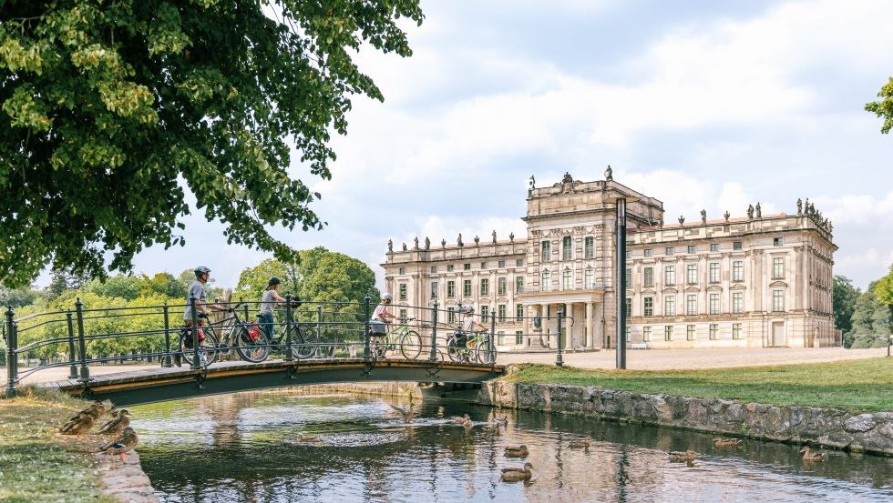 Discover the unique nature and culture in an environmentally friendly way on varied themed bike paths, such as the Residence Towns Circuit., © TMV/Tiemann