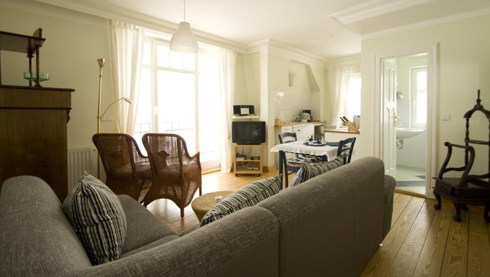 Living room with kitchen, © Villa Schwalbe