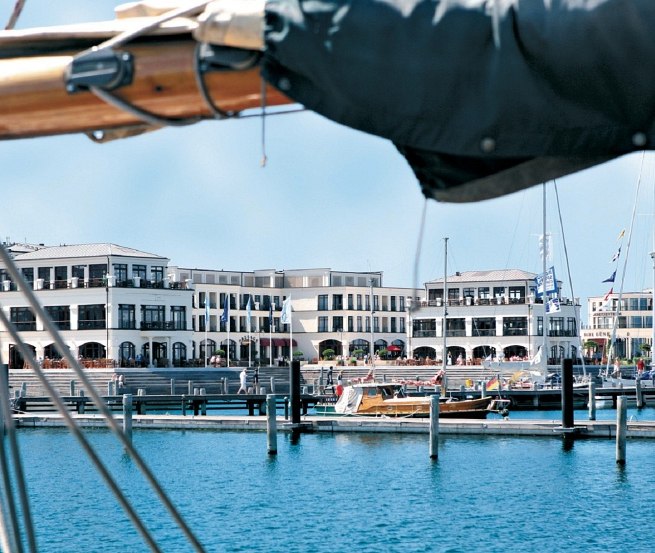 The marina residence Hohe Düne from the harbor, © Yachthafenresidenz Hohe Düne, www.hohe-duene.de