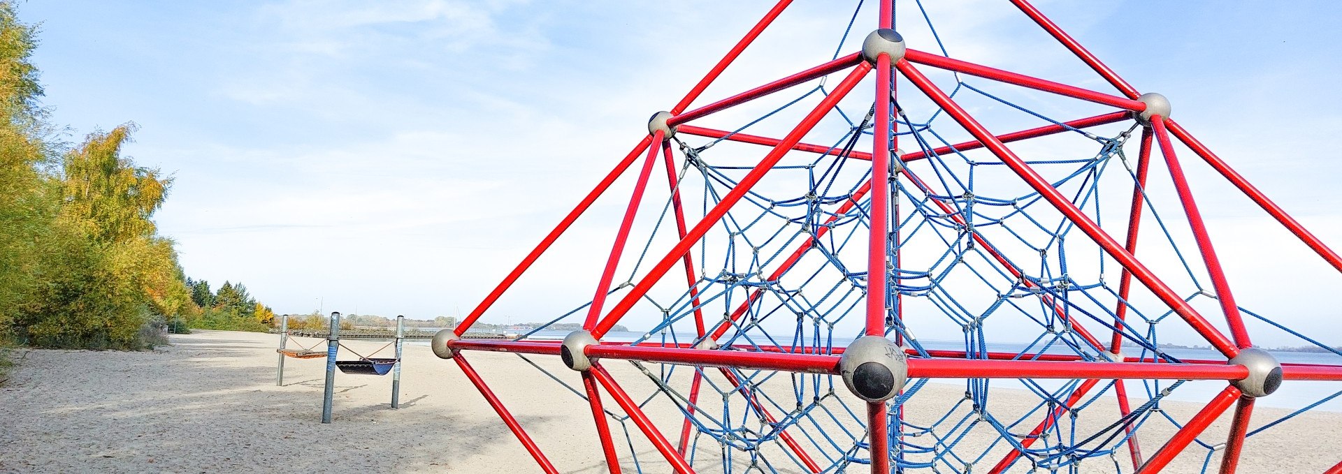 Children playground outdoor pool, © Tourismuszentrale Stralsund