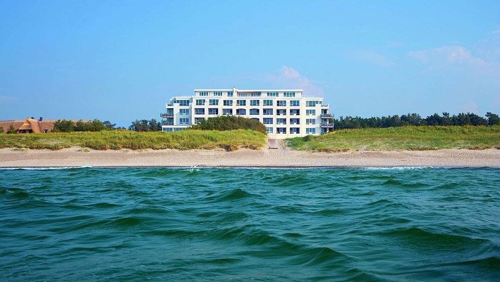 Located directly on the beach of the Baltic Sea, on the dune with the best view of the quiet art landscape and the endless sea, © Strandhotel Dünenmeer