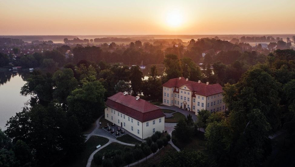 Mirow Castle is a great sight especially in the setting sun, © TMV/Gänsicke