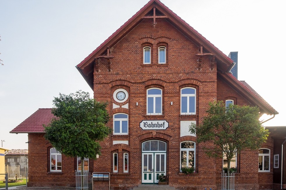 Rehna train station is located on the outskirts of the city center., © Frank Burger