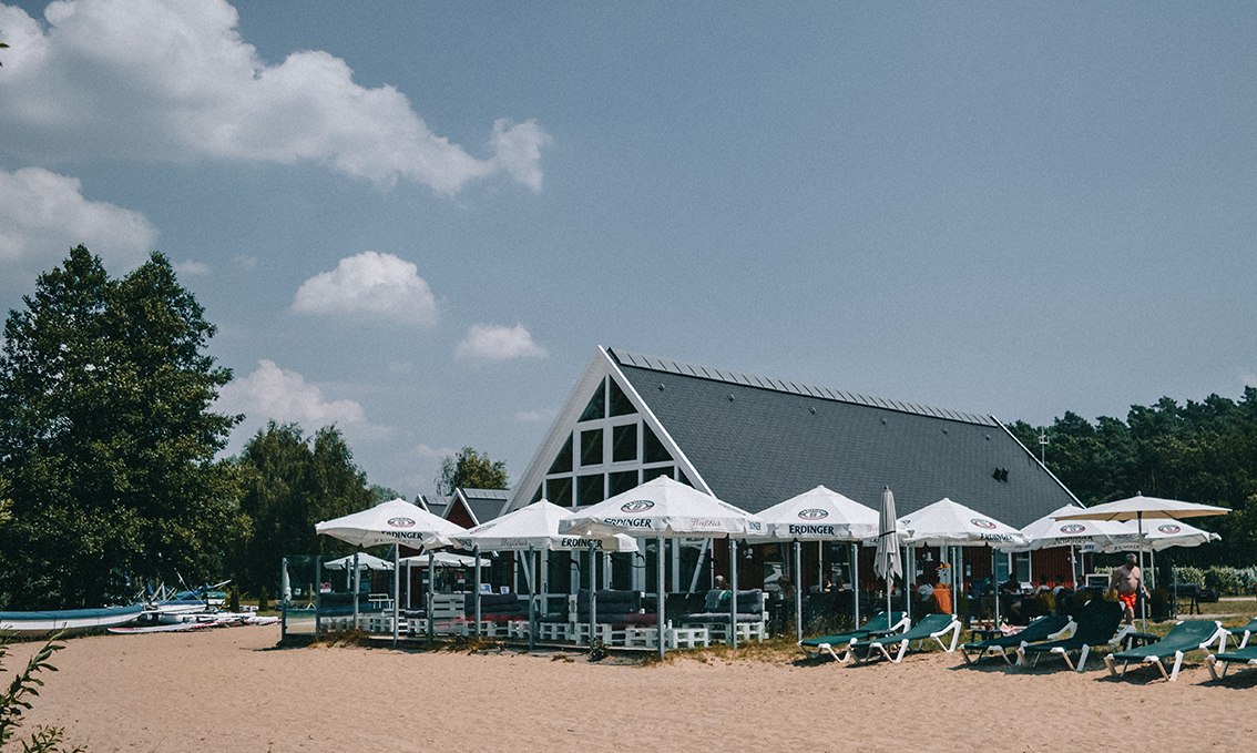 Beachclub - beach bar at Fleesensee, © ROBINSON Club Fleesensee