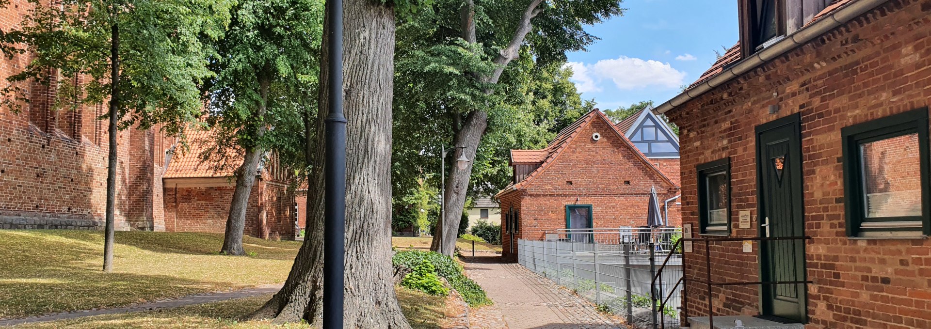 Part of the church ensemble: rectory and rector's house, © Sabine Maus