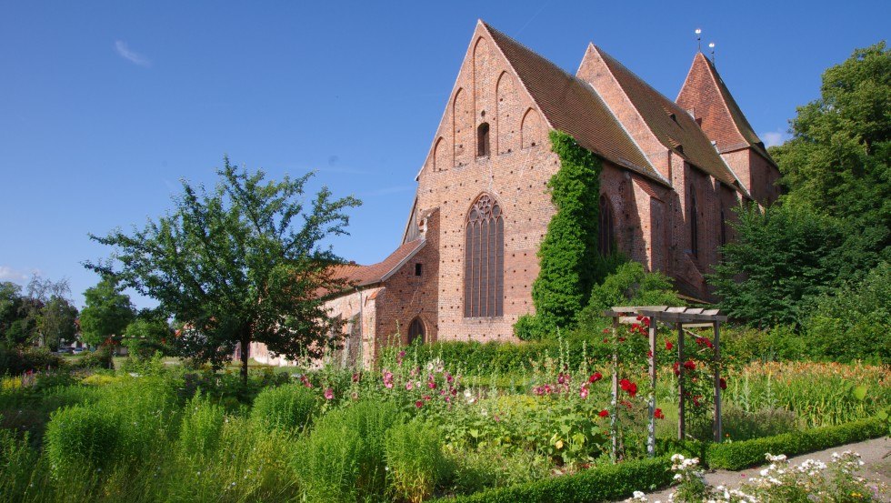 The monastery garden borders directly on our guest house, © Klosterverein Rehna e.V. / Burkhard Schmidt