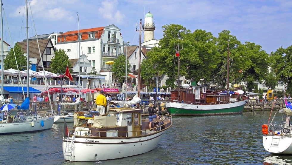 Maritime hustle and bustle at the Alter Strom, © René Legrand