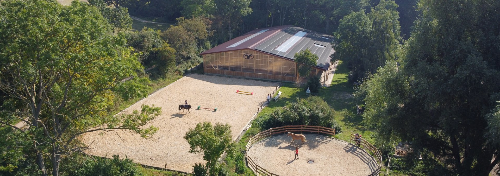 Bird's eye view of the Kajahn riding facility, © Maximilian Kajahn