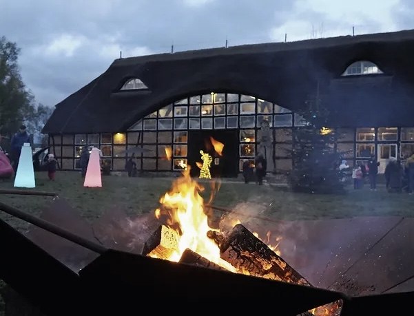 Culture barn in the Katzow sculpture park, © Sklupa UG (haftungsbeschränkt)