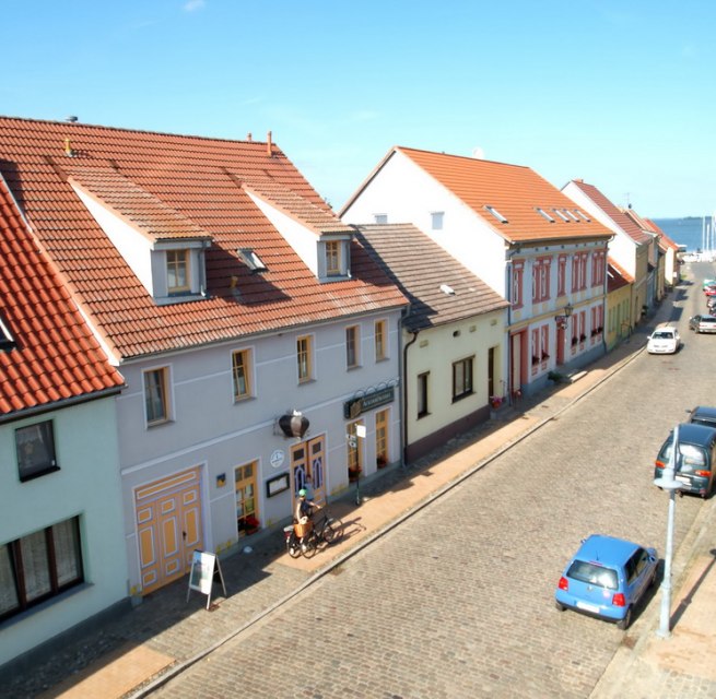 It is only a few steps from the Ackerbürgerei to Lassan's harbor, © Michael Kirsten