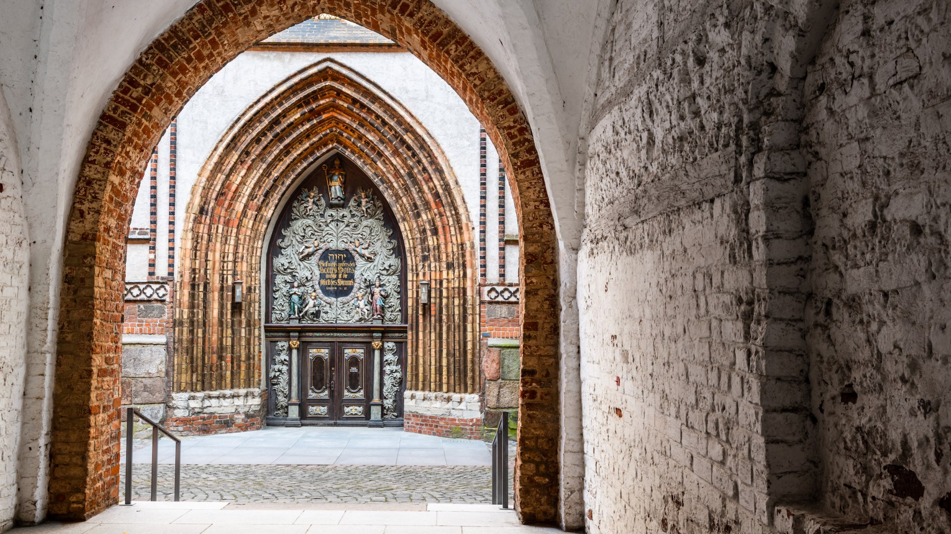 Portal to St. Nicholas Church, © TMV/Tiemann