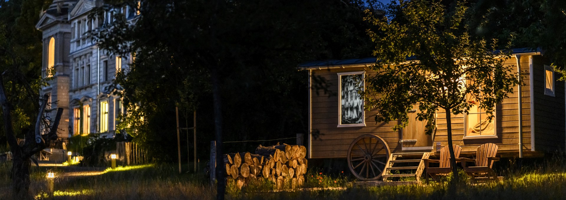 Warmth of heart on two wheels: the sauna trolley for blissful hot moments of bliss, © Schloss Kaarz / Stefan von Stengel