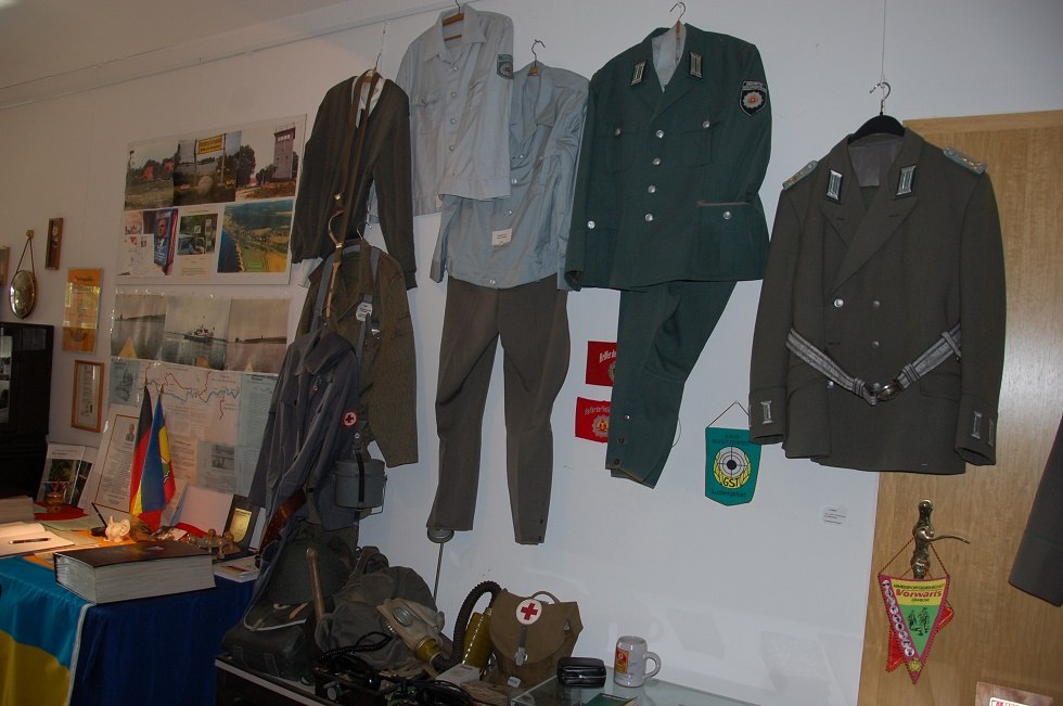 The exhibition shows original uniforms of the control bodies as well as the border troops of the GDR., © Gabriele Skorupski