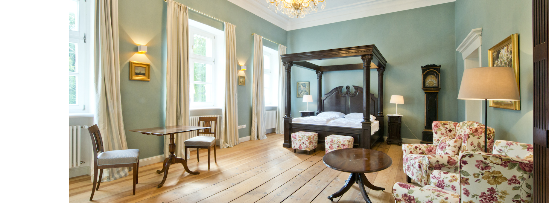 Four-poster bed in Retzow Castle, © DOMUSImages