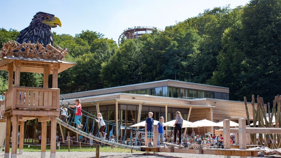 The in-house Boomhus gastronomy with a beer garden invites you to rest., © Erlebnis Akademie AG / Naturerbe Zentrum Rügen