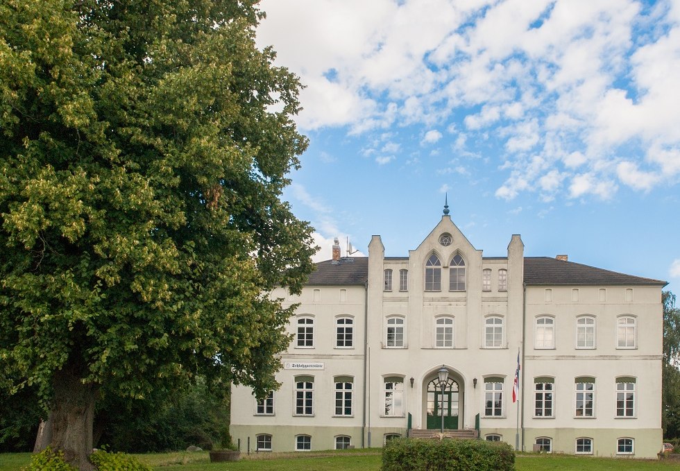 Frontal view of the manor house in Altenhagen, © Frank Burger