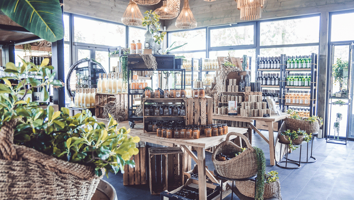 Not only the attractive salesroom, but also the adjacent Bistro & Café invite you to browse and linger., © Inselmühle Usedom GmbH