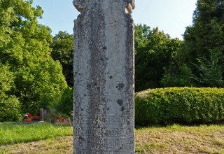 the bizarre looking about 2,50 m high atonement stone from 1510, © Archäo Tour Rügen