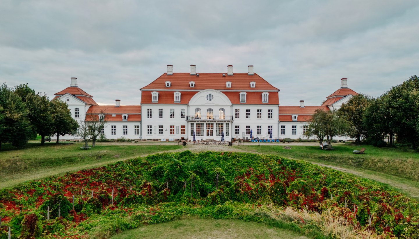 Mecklenburg's last baroque palace is not only a hotel, but also a backdrop for top-class cultural events, © TMV/Petermann