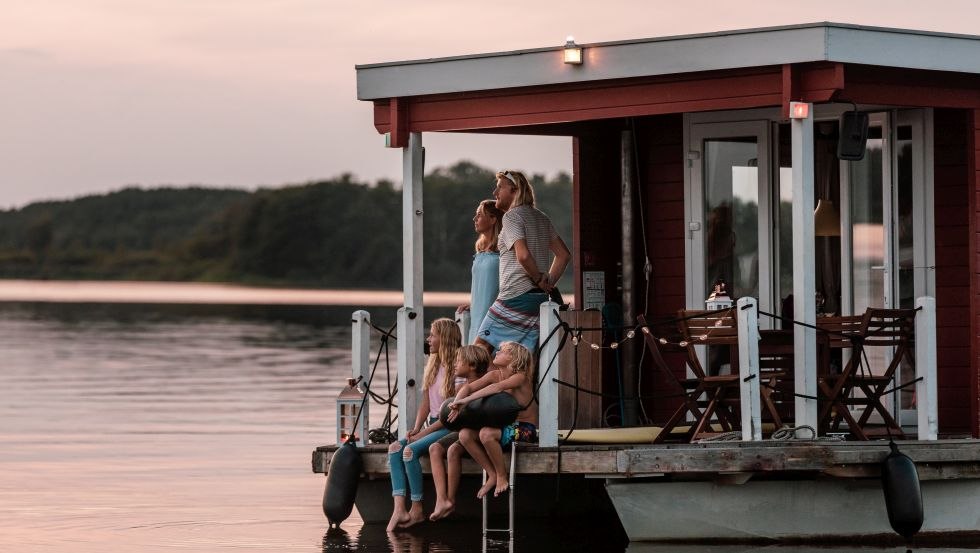 During the houseboat vacation with the family relaxation in nature is guaranteed, © TMV/Kirchgessner