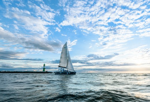 Sailing trip at sunset on the Warnow in Warnemünde, © TMV/Werk3