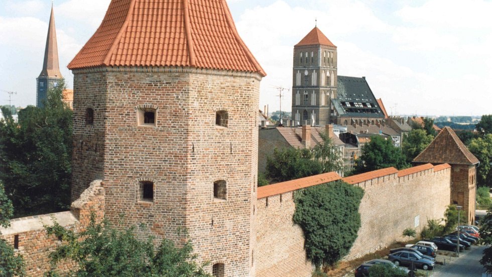 ramparts with St. Peter's and St. Nicholas churches in the background, © Irma Schmidt